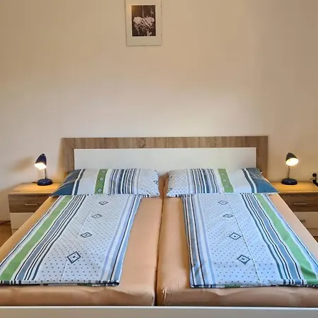 Haus Waldeck * سخلادميخ